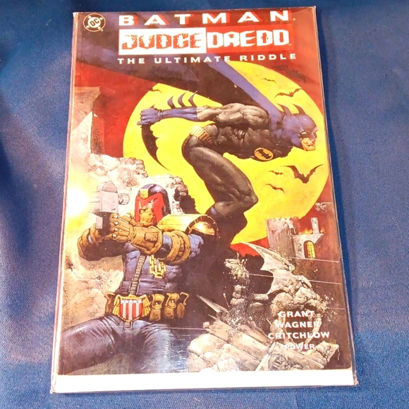 Batman comic judge Dredd the ultimate riddle - Picture 2 of 4